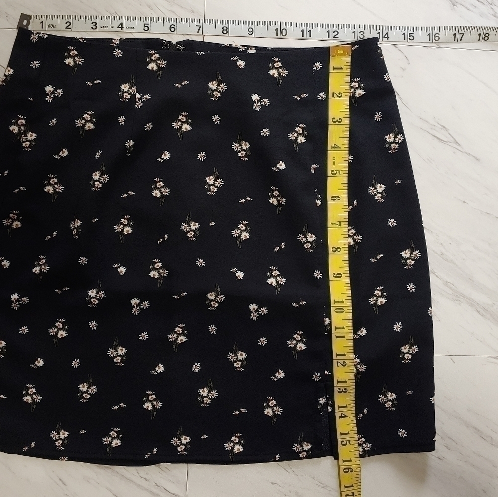 Floral mini skirt - Picture 4 of 5